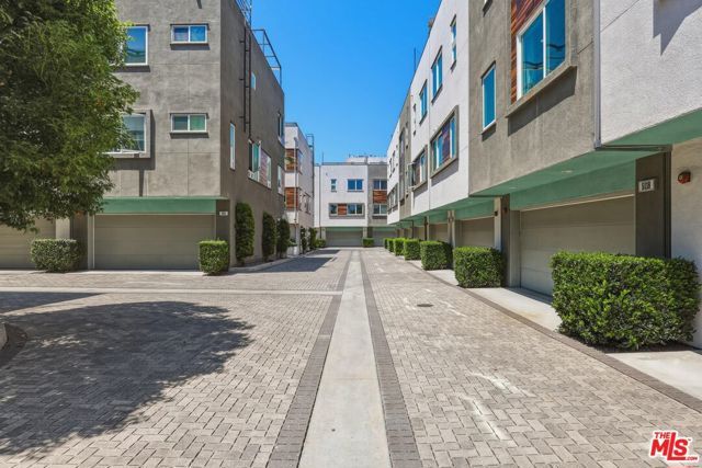 5118 Melrose Avenue, Los Angeles, CA 90038