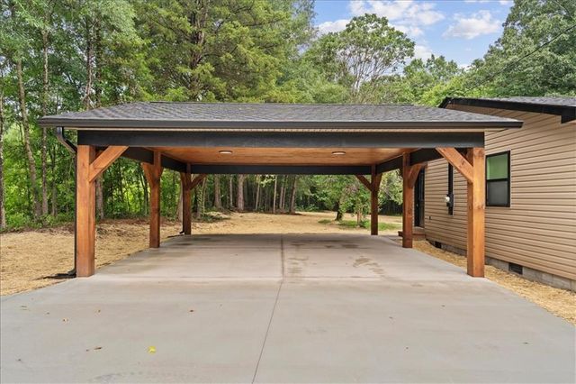126 Church Road SW, Calhoun, GA 30701