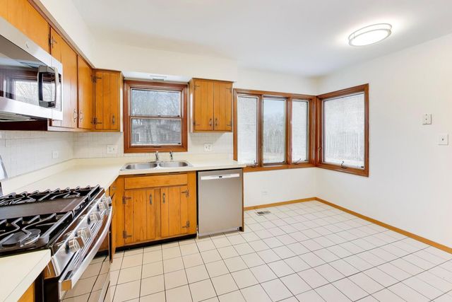 4053 Cumnor Road, Downers Grove, IL 60515