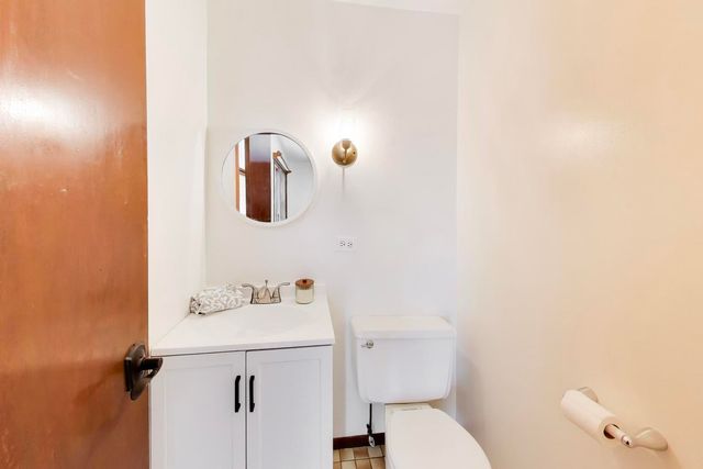 4053 Cumnor Road, Downers Grove, IL 60515