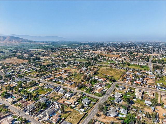 5641 Rutile, Jurupa Valley, CA 92509