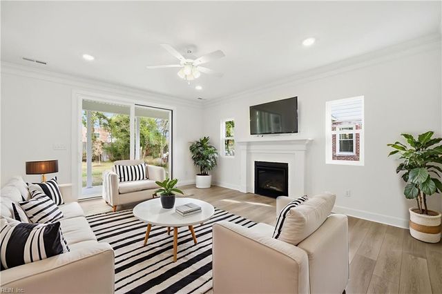 128 Blake Rd, Norfolk, VA 23505