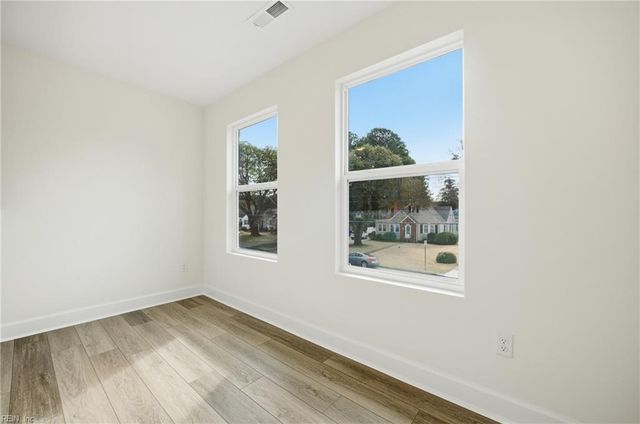 128 Blake Rd, Norfolk, VA 23505