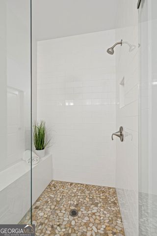 15 Lochurst Lane, Roswell, GA 30076