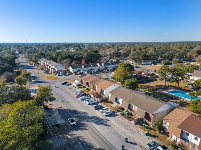 145 4Th Avenue APT C2, Shalimar, FL 32579