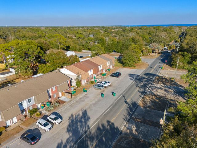 145 4Th Avenue APT C2, Shalimar, FL 32579