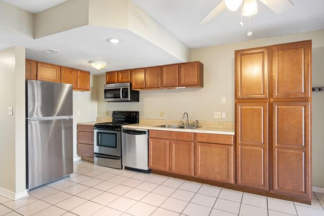 145 4Th Avenue APT C2, Shalimar, FL 32579