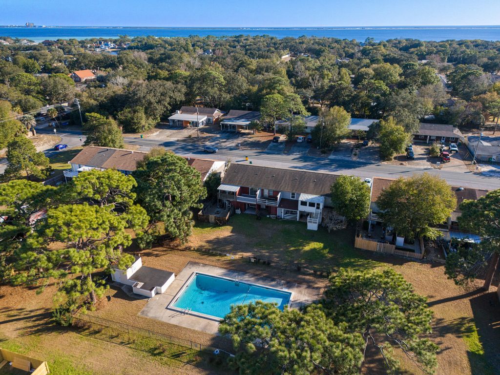 145 4Th Avenue APT C2, Shalimar, FL 32579