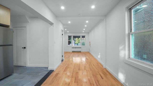 4135 Murdock Avenue, Bronx, NY 10466