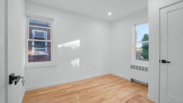 4135 Murdock Avenue, Bronx, NY 10466