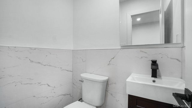 4135 Murdock Avenue, Bronx, NY 10466