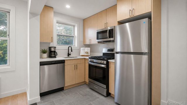 4135 Murdock Avenue, Bronx, NY 10466