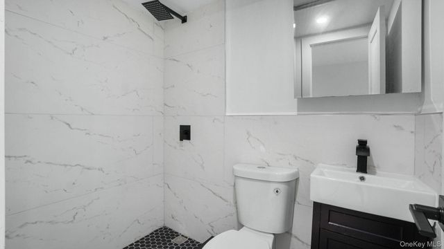 4135 Murdock Avenue, Bronx, NY 10466