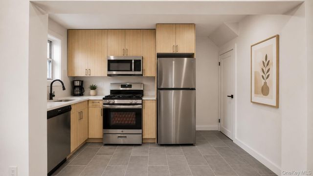 4135 Murdock Avenue, Bronx, NY 10466