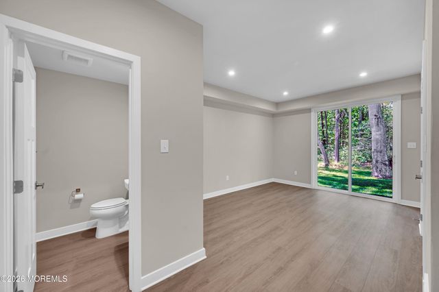 9 Halifax Road, Bayville, NJ 08721