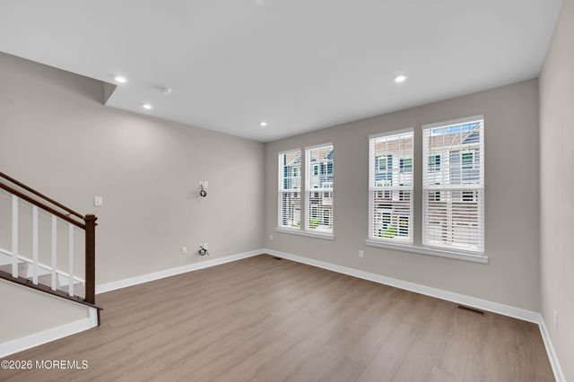 9 Halifax Road, Bayville, NJ 08721