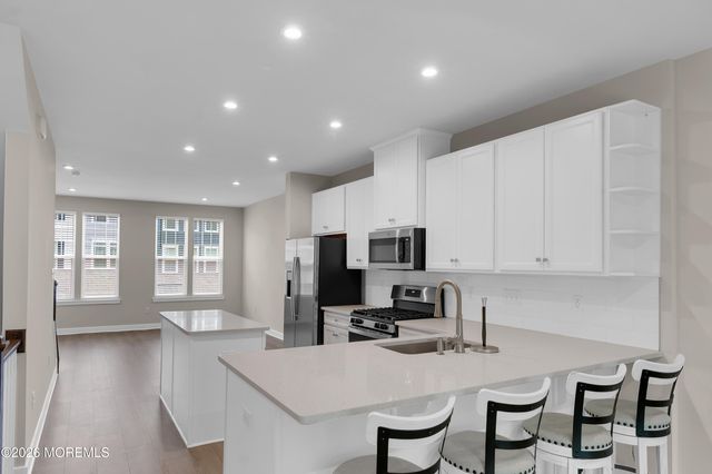 9 Halifax Road, Bayville, NJ 08721