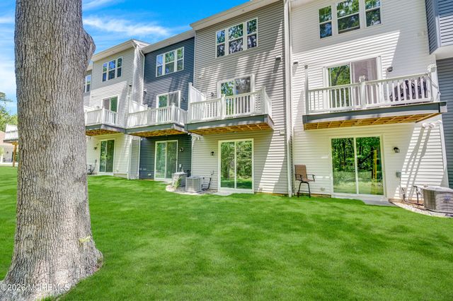 9 Halifax Road, Bayville, NJ 08721