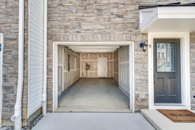 9 Halifax Road, Bayville, NJ 08721