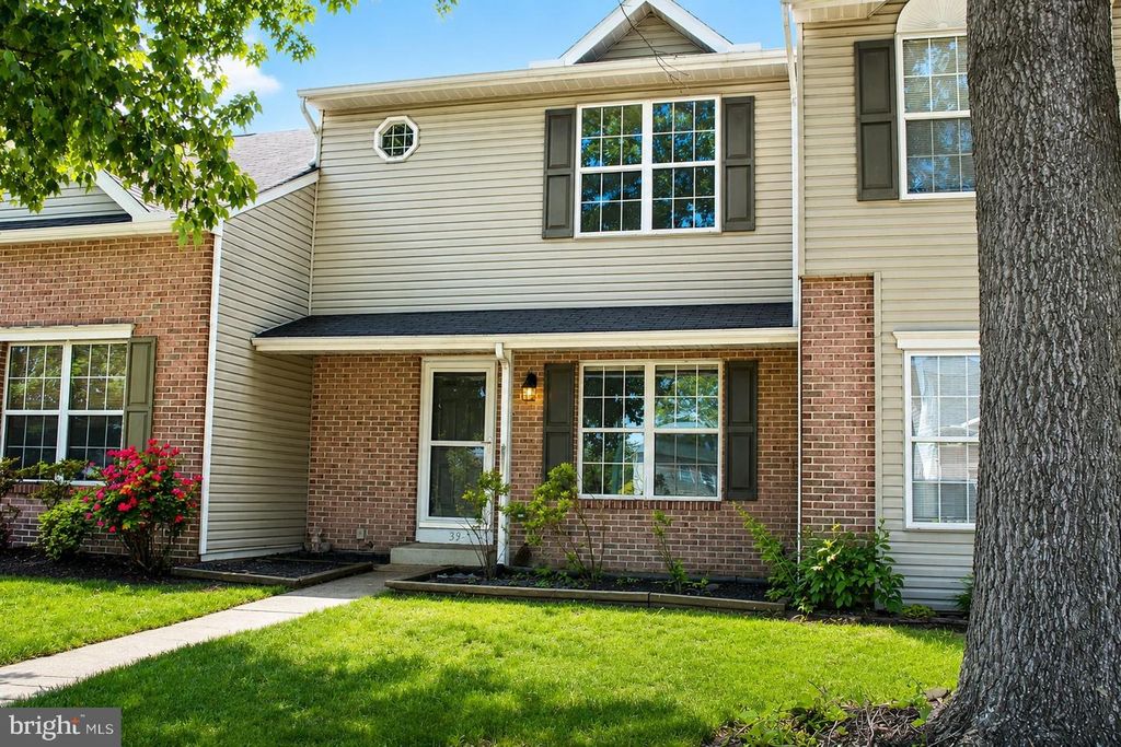 39 SOUTHMONT DR, Enola, PA 17025