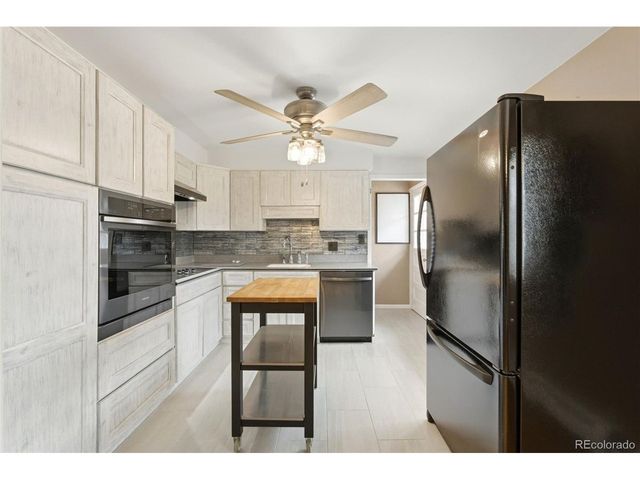 160 S 15th Avdr Dr, Brighton, CO 80601