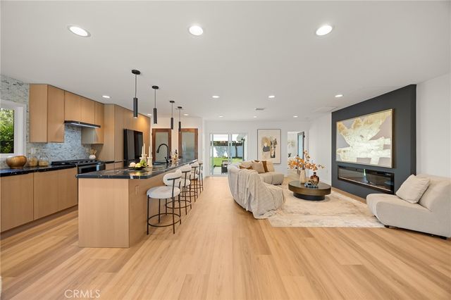 171 S Daisy Avenue, Pasadena, CA 91107