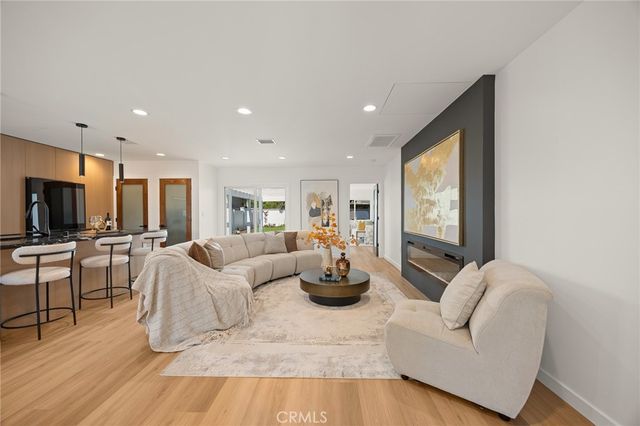 171 S Daisy Avenue, Pasadena, CA 91107