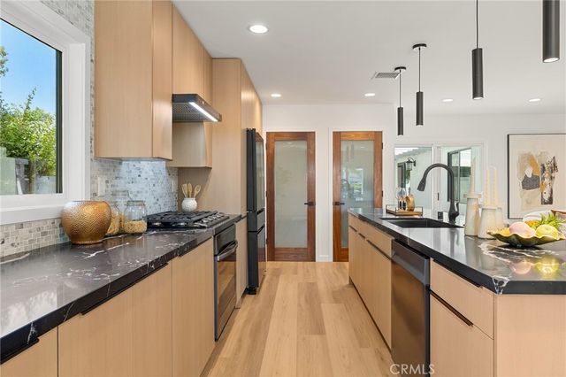 171 S Daisy Avenue, Pasadena, CA 91107