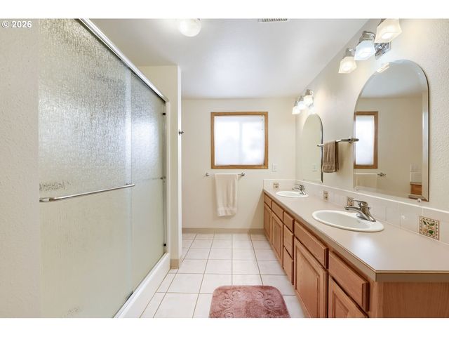 14 Se 199TH Ave, Portland, OR 97233