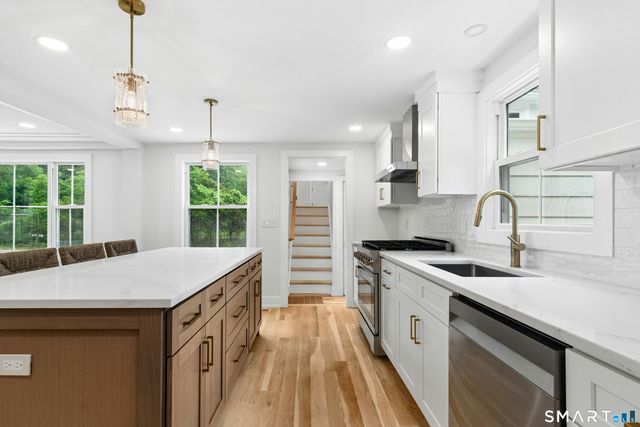 110 Cross Highway, Westport, CT 06880