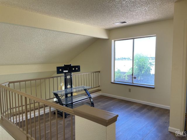 6213 Quaking Aspen Street, Bakersfield, CA 93313