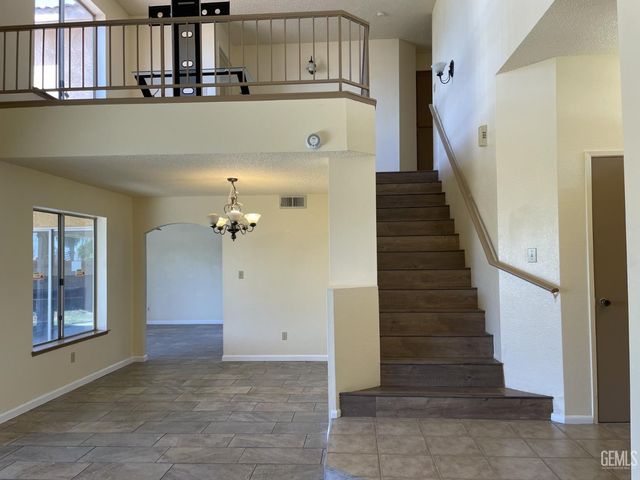 6213 Quaking Aspen Street, Bakersfield, CA 93313