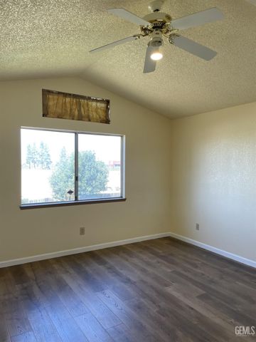 6213 Quaking Aspen Street, Bakersfield, CA 93313