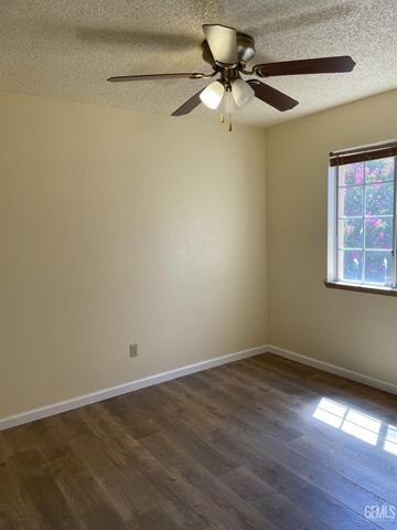6213 Quaking Aspen Street, Bakersfield, CA 93313