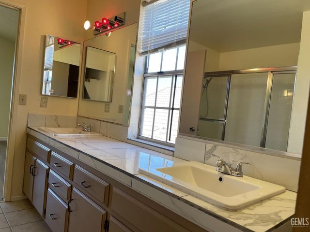 6213 Quaking Aspen Street, Bakersfield, CA 93313