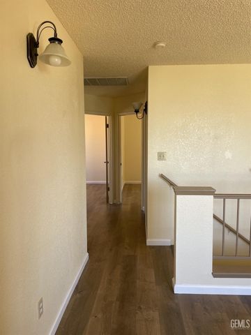 6213 Quaking Aspen Street, Bakersfield, CA 93313