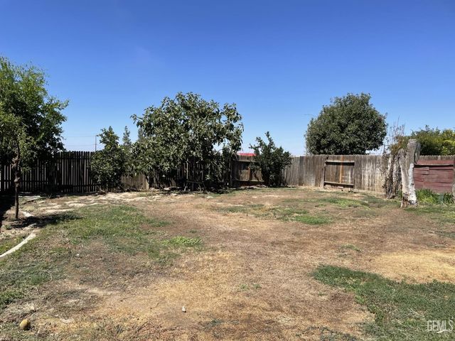 6213 Quaking Aspen Street, Bakersfield, CA 93313