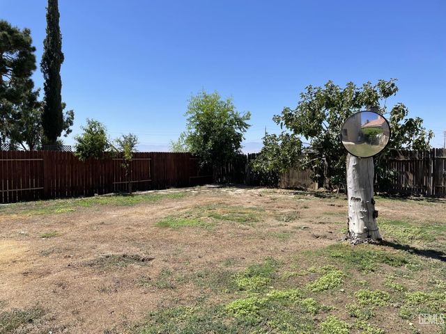 6213 Quaking Aspen Street, Bakersfield, CA 93313