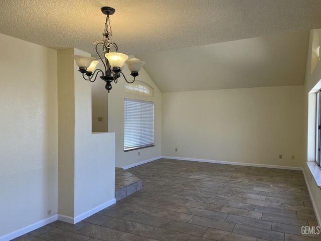 6213 Quaking Aspen Street, Bakersfield, CA 93313