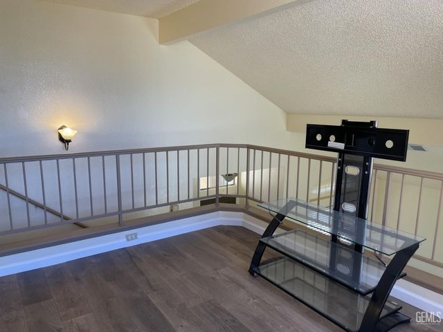 6213 Quaking Aspen Street, Bakersfield, CA 93313