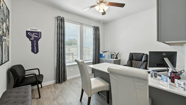 1233 TREEHOUSE Lane, Decatur, TX 76234