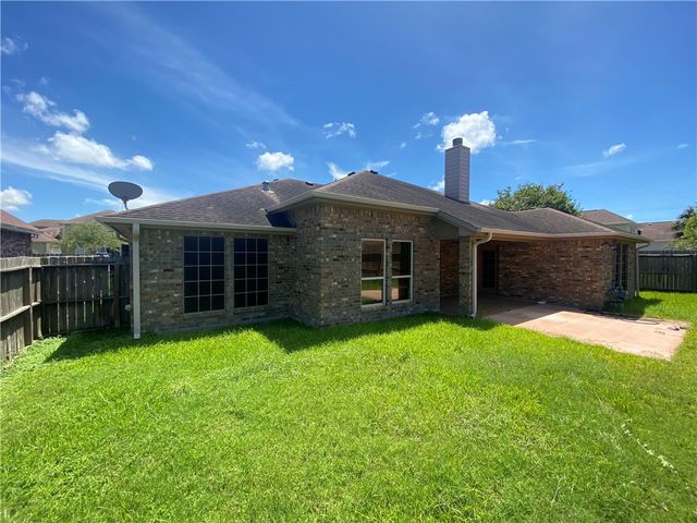 6510 Philmont Lake Dr, Corpus Christi, TX 78414