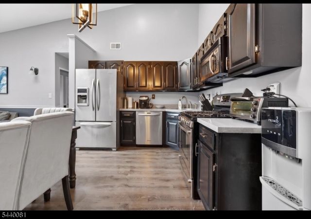 3910 Graham Ct, Bridgewater Twp., NJ 08807