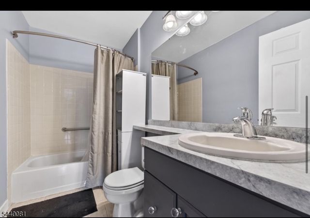 3910 Graham Ct, Bridgewater Twp., NJ 08807