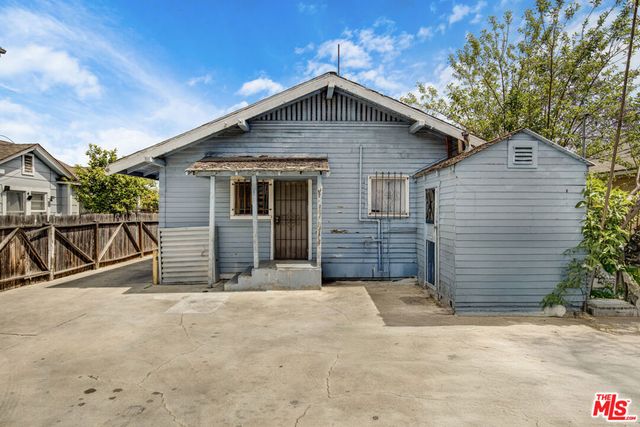 1081 Cherry Avenue, Long Beach, CA 90813