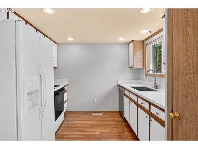 2008 Se 143RD Ave, Portland, OR 97233