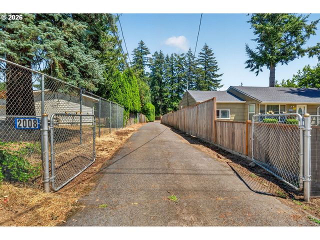 2008 Se 143RD Ave, Portland, OR 97233