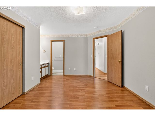 2008 Se 143RD Ave, Portland, OR 97233