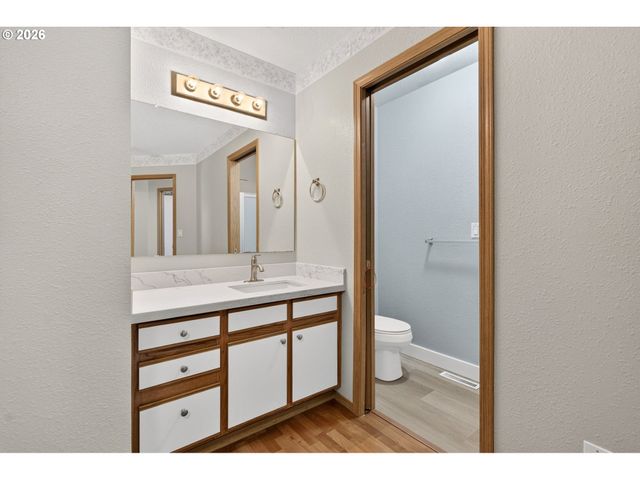 2008 Se 143RD Ave, Portland, OR 97233