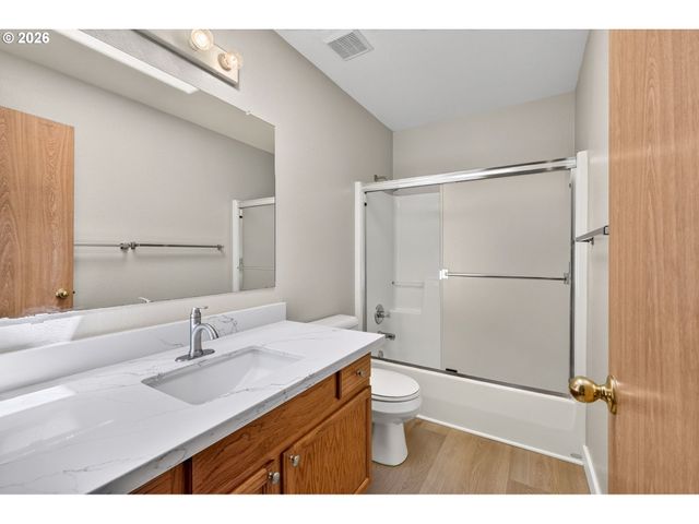 2008 Se 143RD Ave, Portland, OR 97233